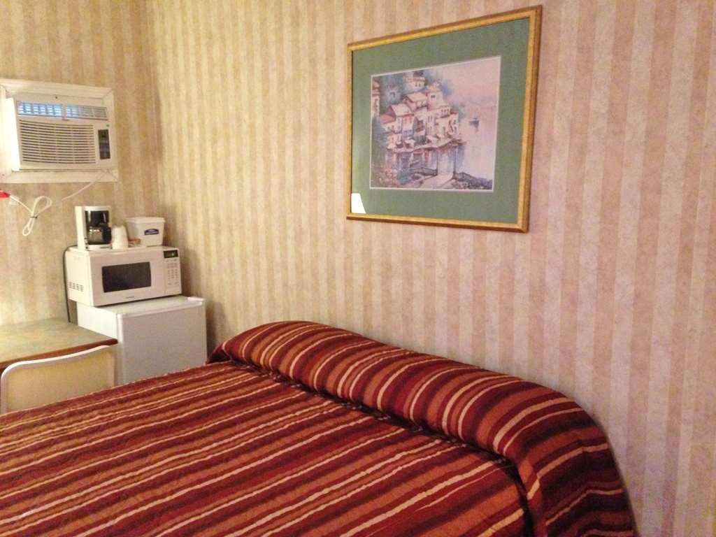 Canadas Best Value Inn Chinook Station YYC Oda fotoğraf