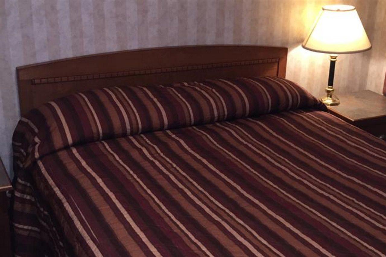 Canadas Best Value Inn Chinook Station YYC Dış mekan fotoğraf