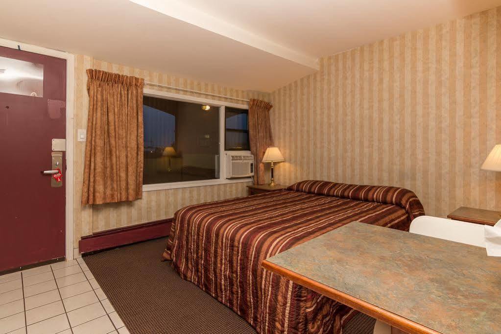Canadas Best Value Inn Chinook Station YYC Dış mekan fotoğraf