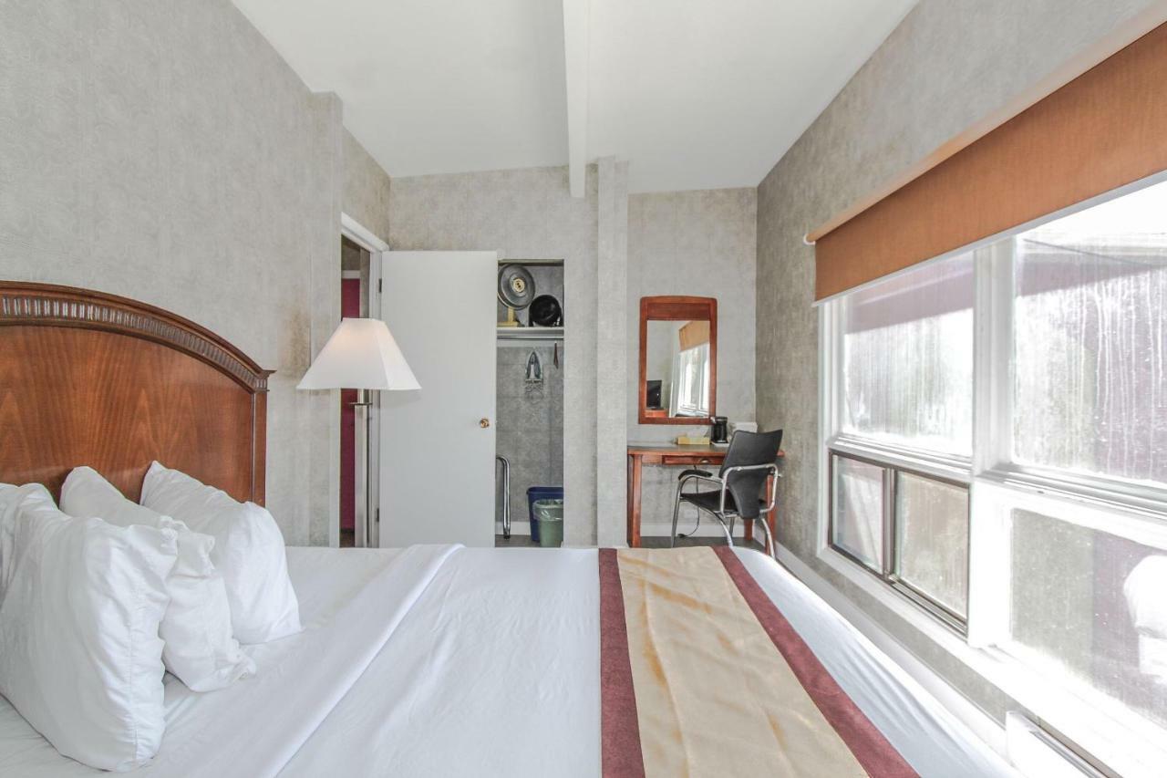 Canadas Best Value Inn Chinook Station YYC Dış mekan fotoğraf